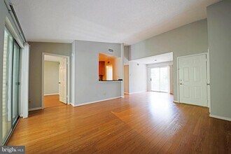 Building Photo - 1503 Lincoln Way