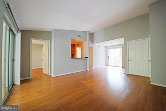 Building Photo - 1503 Lincoln Way