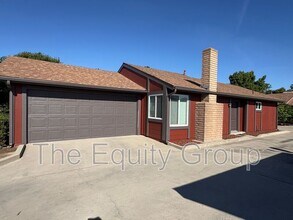 Building Photo - 5716 W Robinwood Ave
