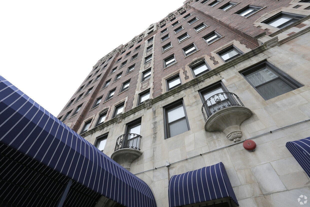 Museum Walk Apartments Chicago, IL