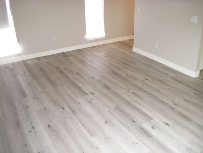 Building Photo - Beautiful Condo in Fairfield