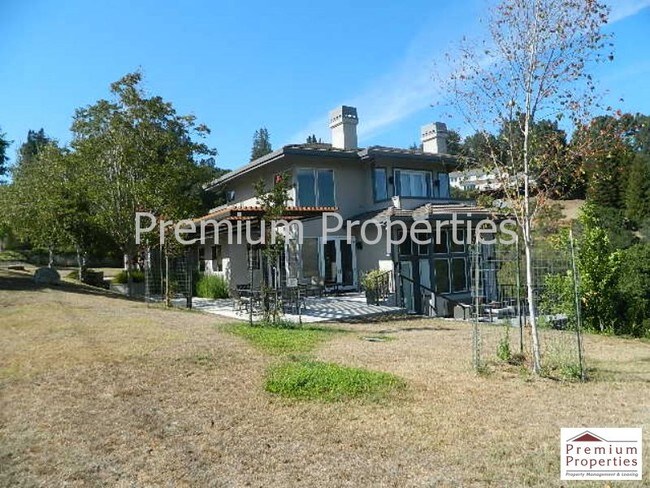 Foto del edificio - 59 Cedar Ln