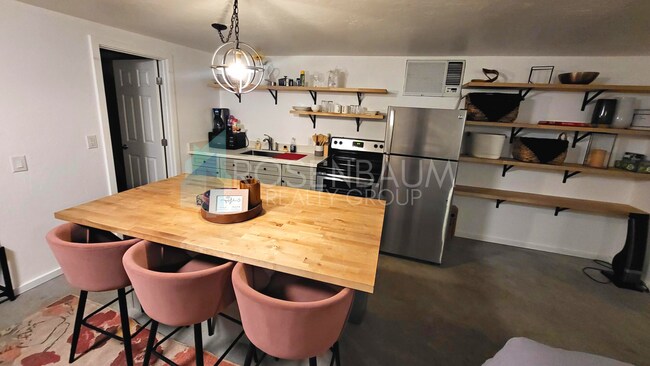 Foto del edificio - 307 W Highland Ave