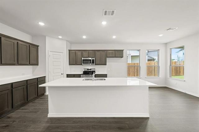 Foto del edificio - 402 Saddle Ln