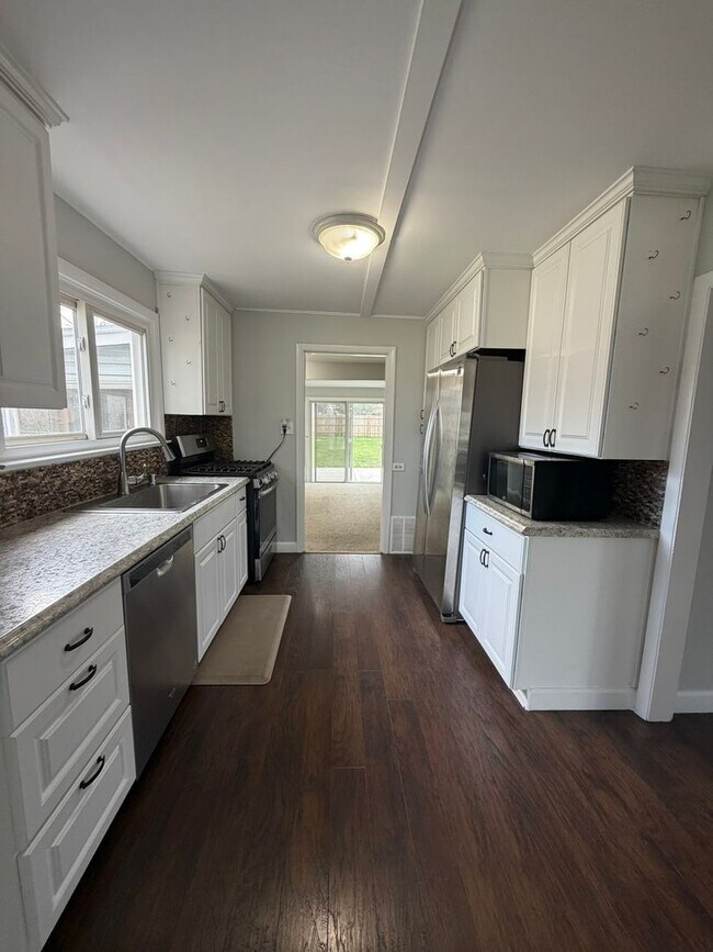 Foto del edificio - 2209 Douglas Ave