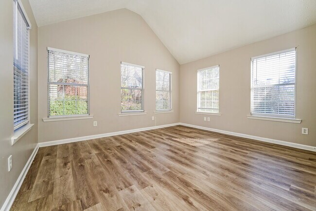 Foto del edificio - 654 Highpoint Way
