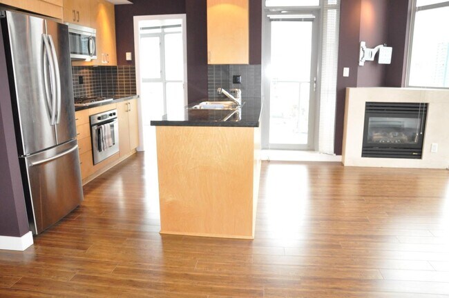 Photo du bâtiment - 1050 Smithe St