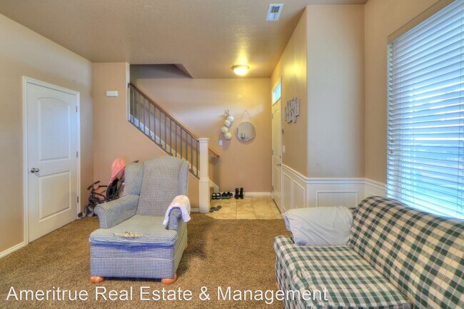 Building Photo - 3 br, 2.5 bath House - 1547 W 700 S