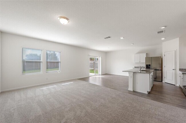 Foto del edificio - 19507 Cloudy Bay Dr