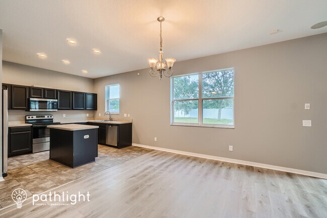 Building Photo - 424 Summerlyn Drive, Valrico, FL, 33594