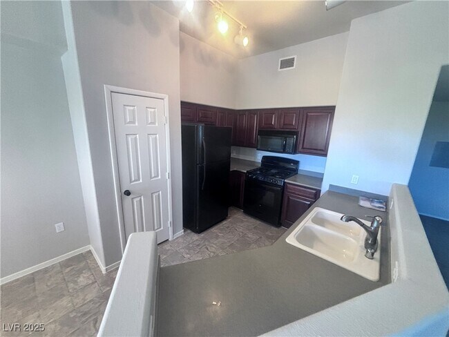 Foto del edificio - 9303 Gilcrease Ave