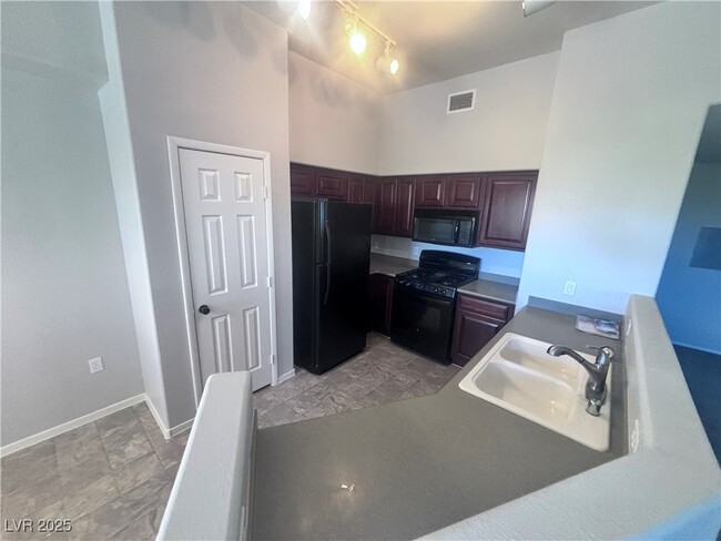 Building Photo - 9303 Gilcrease Ave