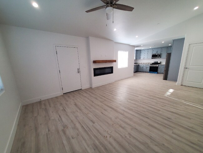 Building Photo - 138 N Mildred Ave