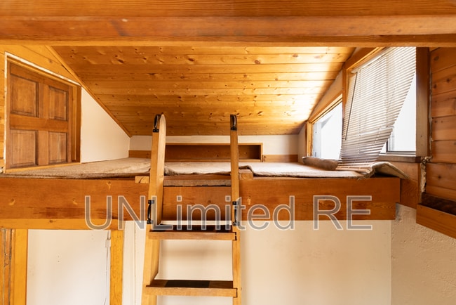 Building Photo - 306 S Humphreys St