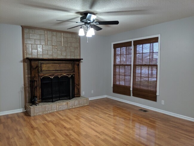 Building Photo - COMING SOON 3-bedroom with 2 storage sheds