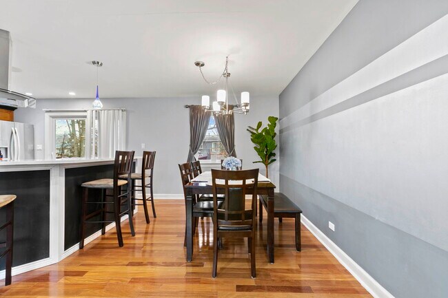 Foto del edificio - 613 Claremont Dr