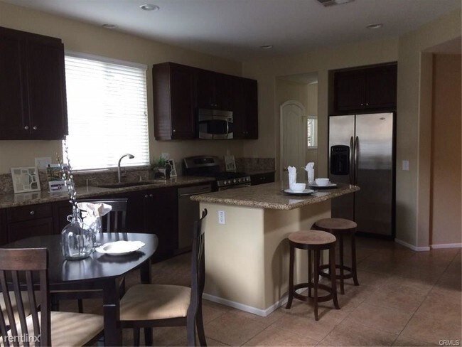 Building Photo - 3 br, 2 bath Condo - 136 Saint James # 60