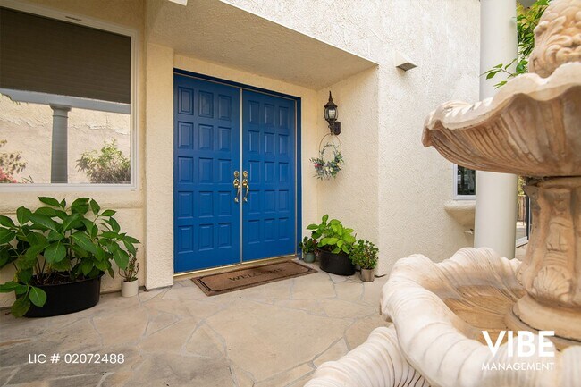 Building Photo - Gorgeous GUARD GATED Westlake Island 3+3 h...