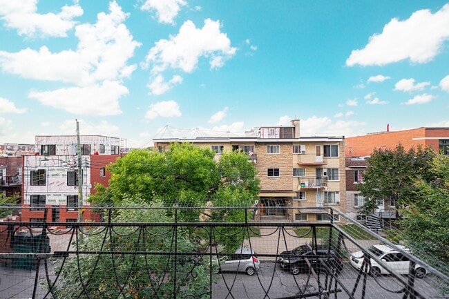 Photo du bâtiment - 6880-625e 25e Ave
