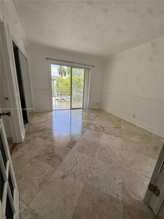 Foto del edificio - 1407 NE 56th St