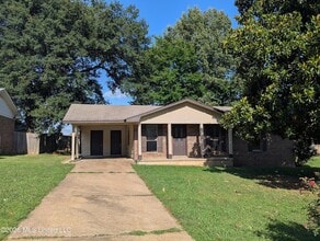 Building Photo - 7354 Northbrook Dr