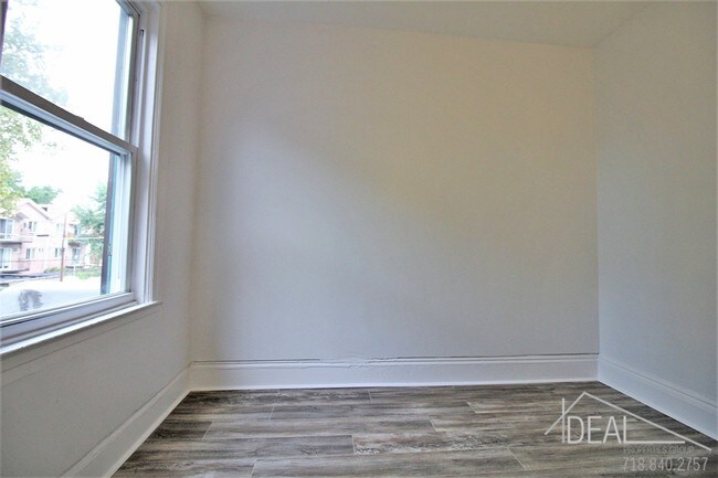 Building Photo - 429 RUTLAND ROAD #2BR