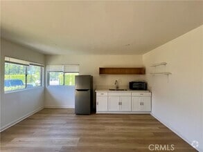 Building Photo - 5920 Willowcrest Ave