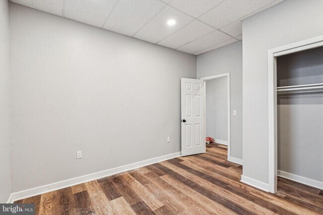 Foto del edificio - 2553 E Somerset St