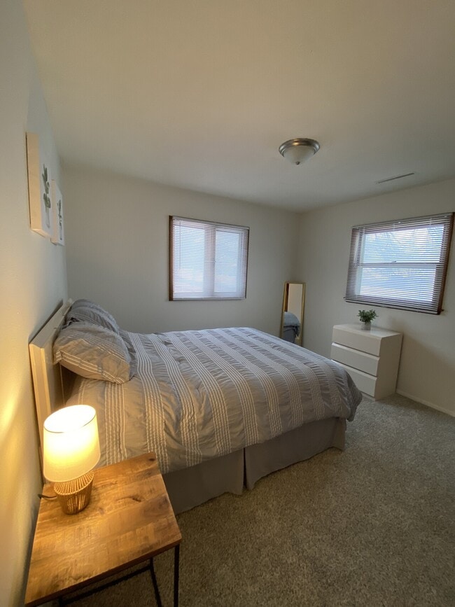 Foto del edificio - 1608 Hillside Drive NE