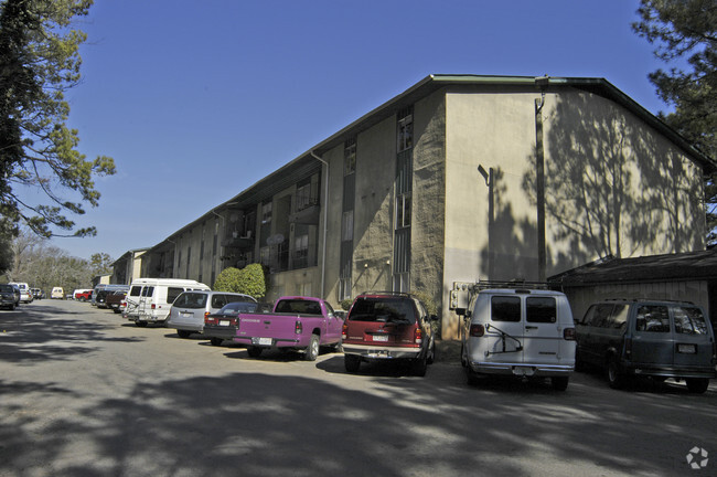 Building Photo - Mali Meadows