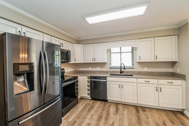 Building Photo - 2621 Grafton Dr