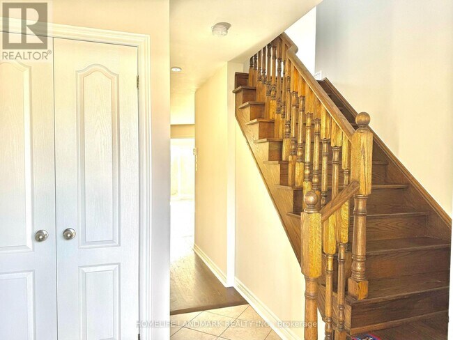 Building Photo - 113 Mynden Way