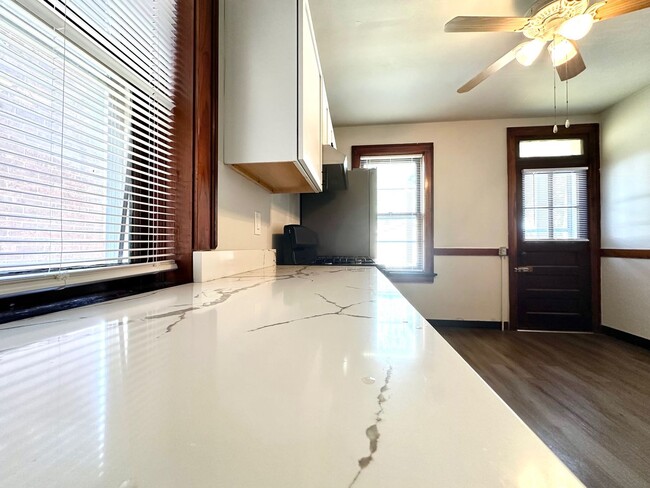 Foto del edificio - 4267 Ellenwood Ave