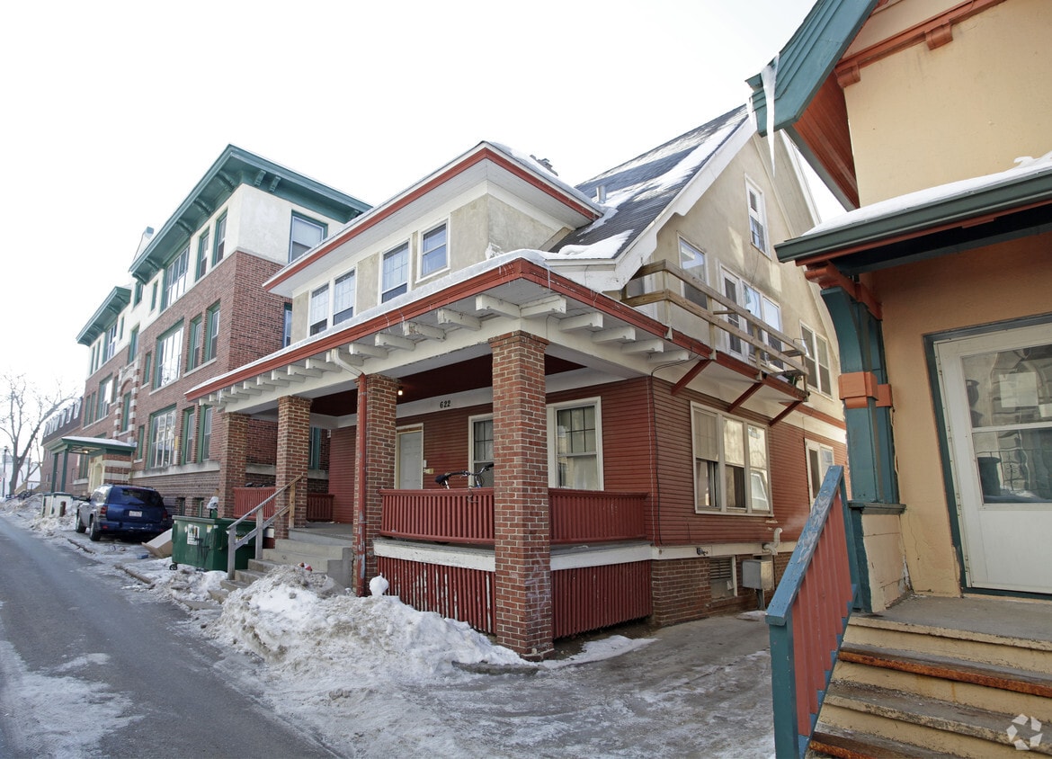 Primary Photo - Laketowne Apartments