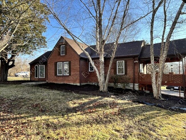 Building Photo - 545 Skyview Dr