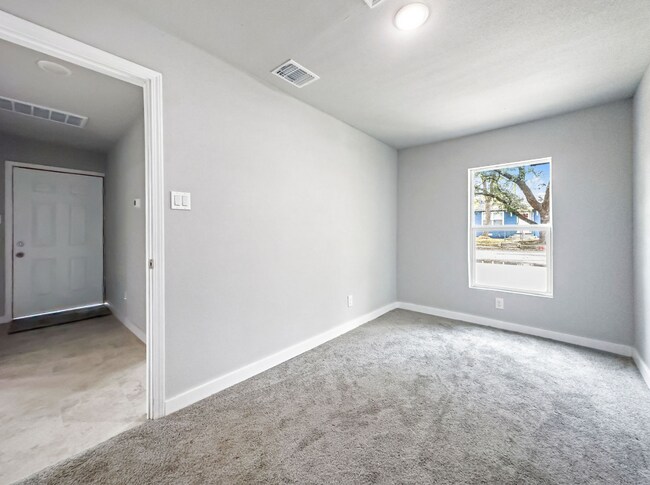 Building Photo - 1606 W Wildwood Dr