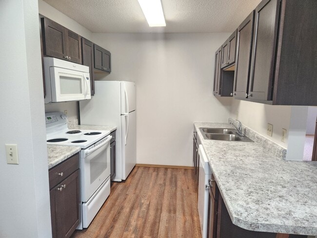 Building Photo - Chapelwood III Apartments
