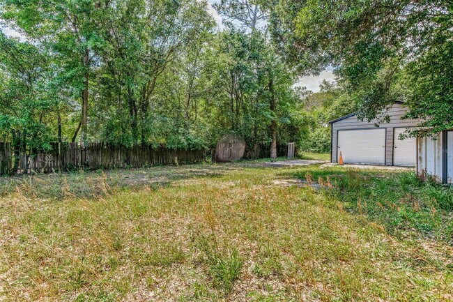 Building Photo - Charming 3-Bedroom Home with Spacious Yard in Pensacola – Section 8 Welcome!