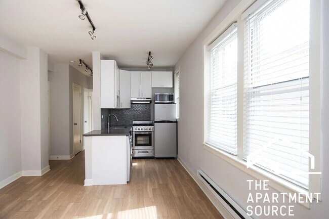 Foto del edificio - 511 W Belmont Ave