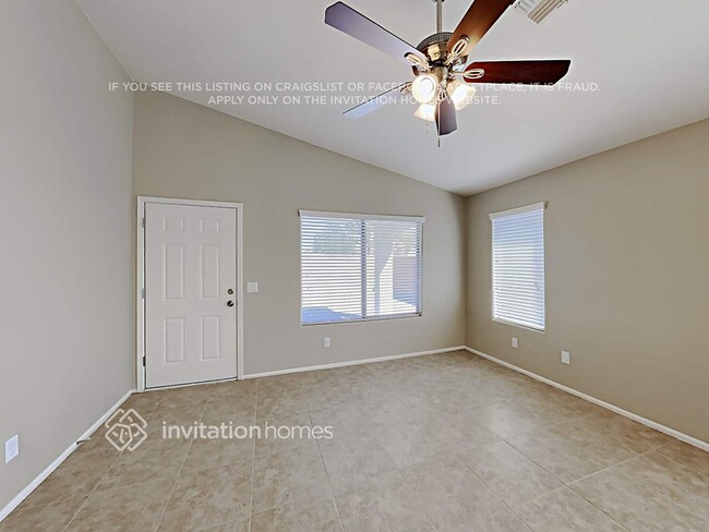 Foto del edificio - 15832 W Linden St