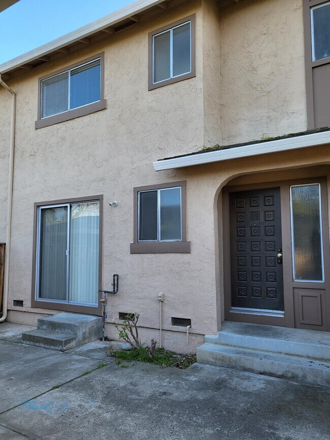 Foto del edificio - 1030 Castleton Ter