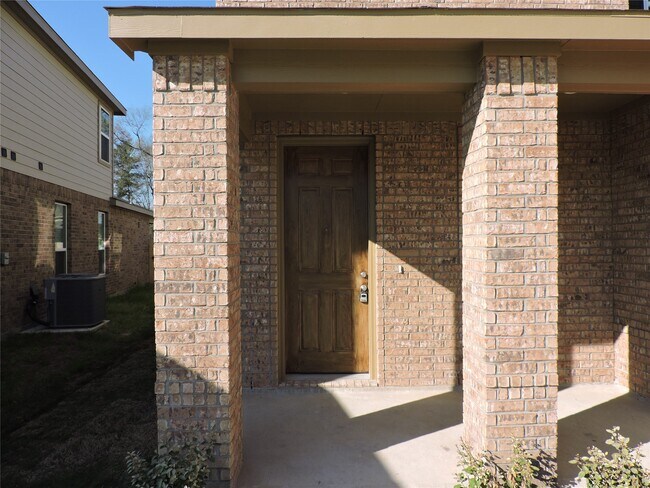 Foto del edificio - 1122 Epworth Ct.
