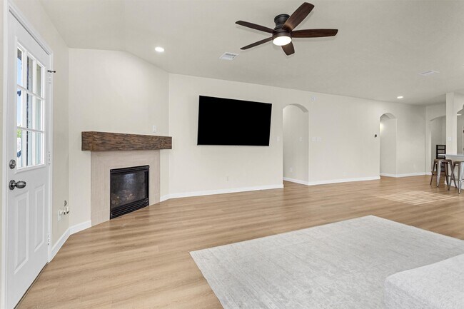 Building Photo - 30315 Legacy Pines Dr