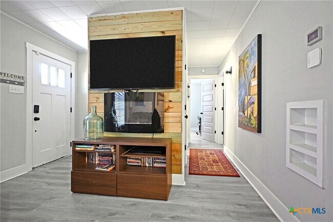 Foto del edificio - 553 Scenic Dr