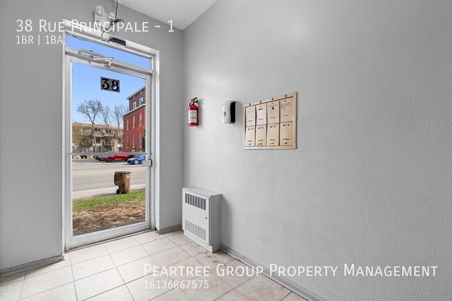 Building Photo - Perfect Principale** -Newly Renovated--Ayl...