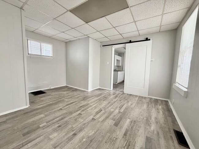 Building Photo - 2 Bedroom home in Price Hill