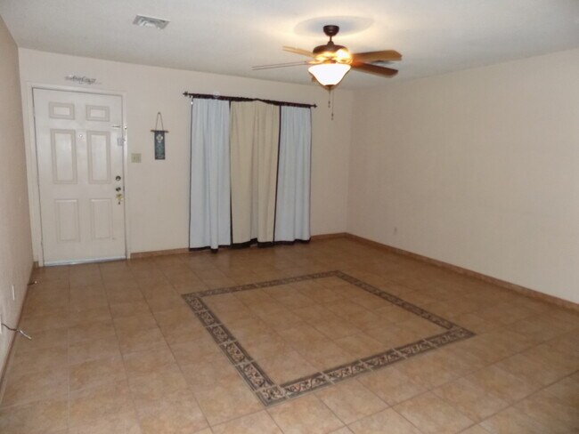 Foto del edificio - 4544 W 18th St