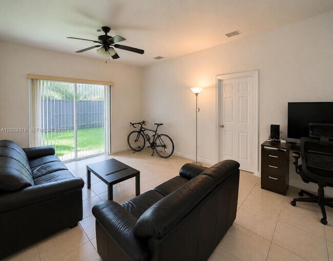 Building Photo - 3856 SW 48th Ave
