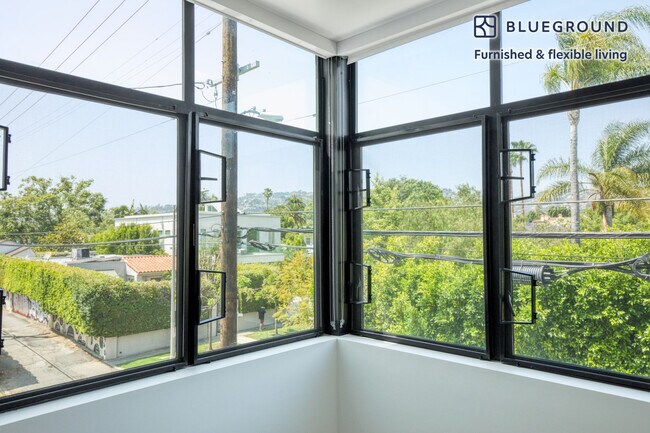 Building Photo - 700 N Spaulding Ave