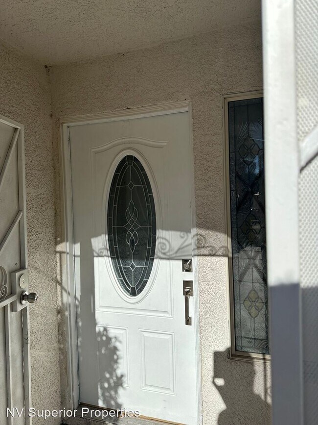 Building Photo - 4 br, 2.5 bath House - 10152 Climbing Lily...